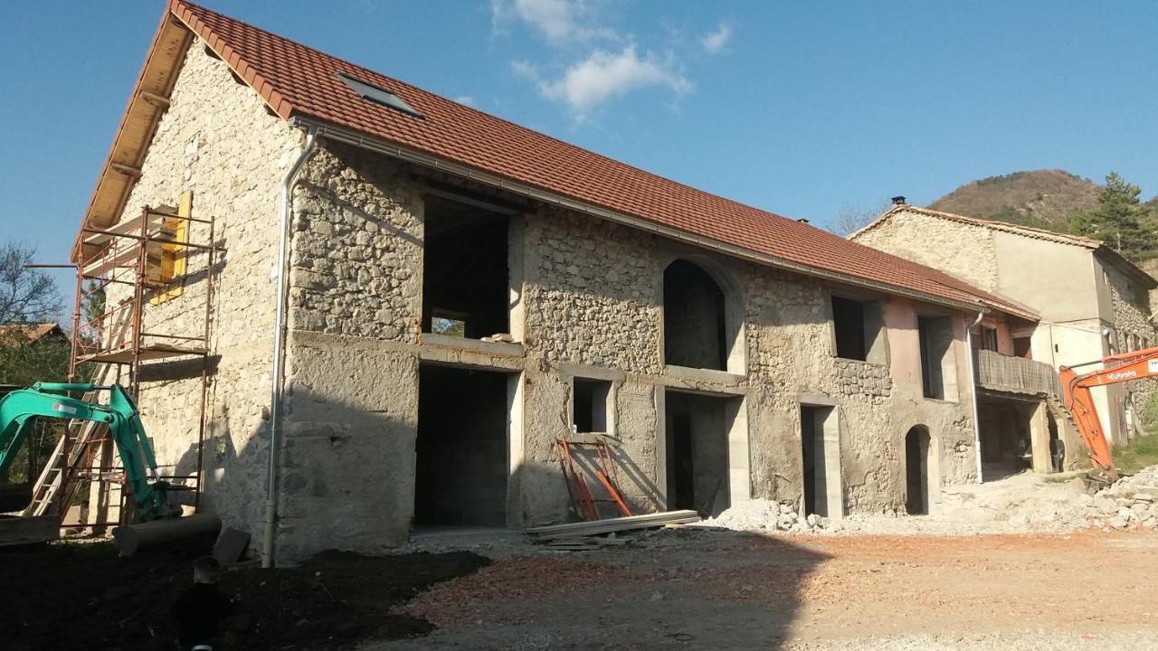 Bed and Breakfast Le Petit Begou Saint-Auban-d'Oze Exterior foto