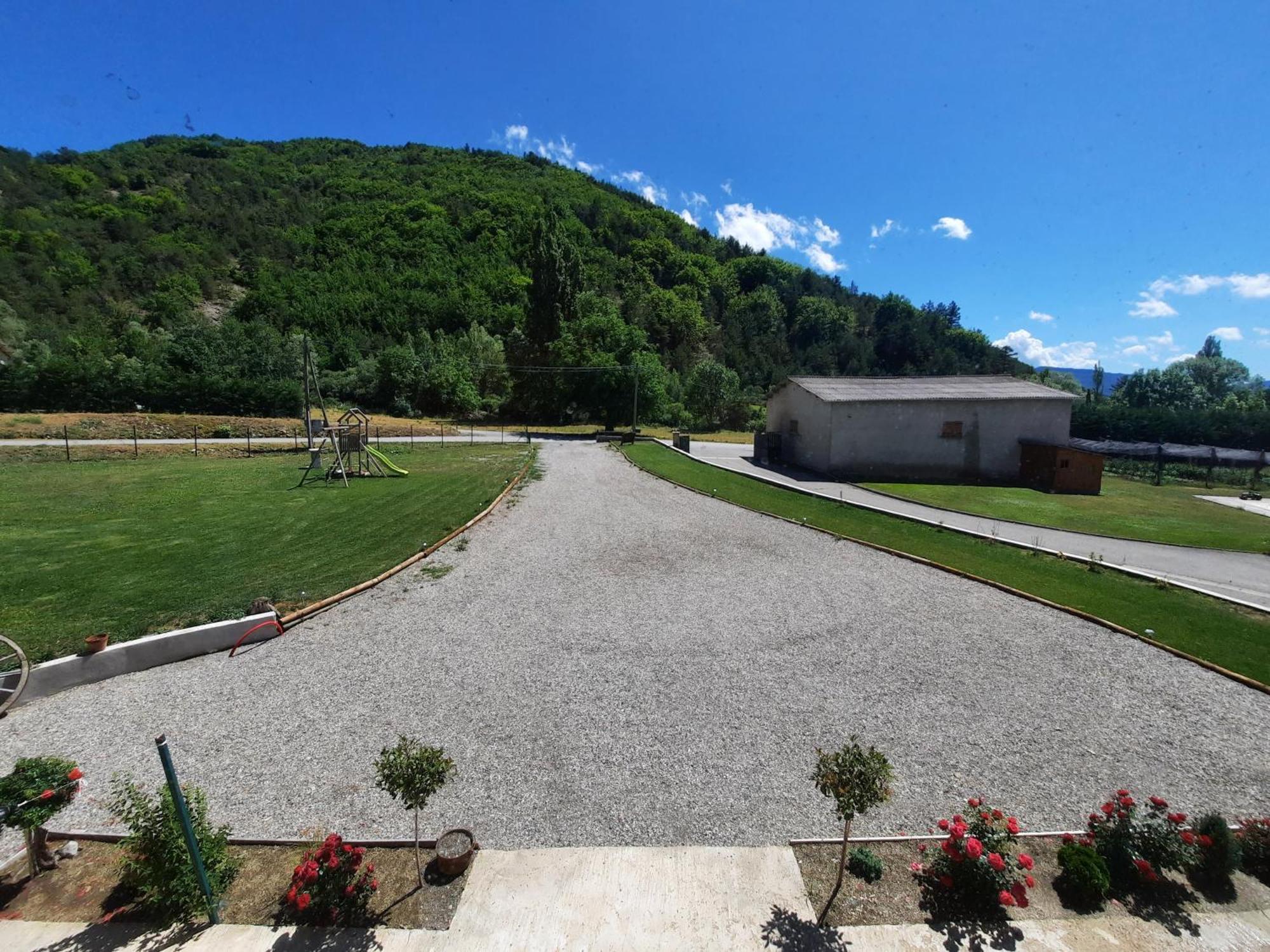 Bed and Breakfast Le Petit Begou Saint-Auban-d'Oze Exterior foto